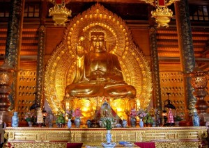 statue Bouddha à la pagode de Bai Dinh